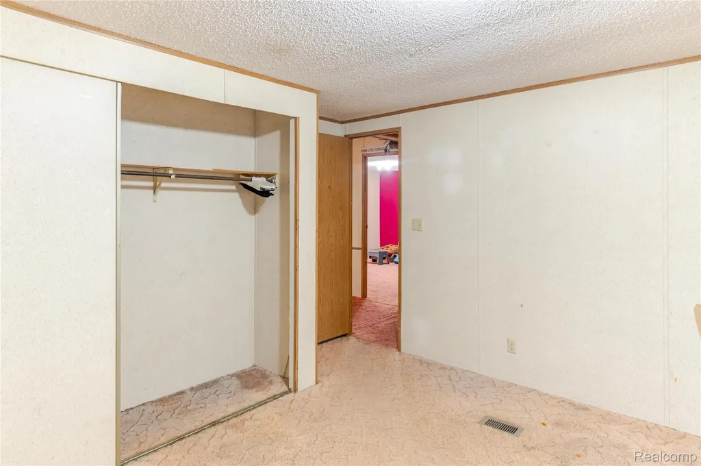 6721 Senate Street #406 Van Buren Charter Township MI 48111