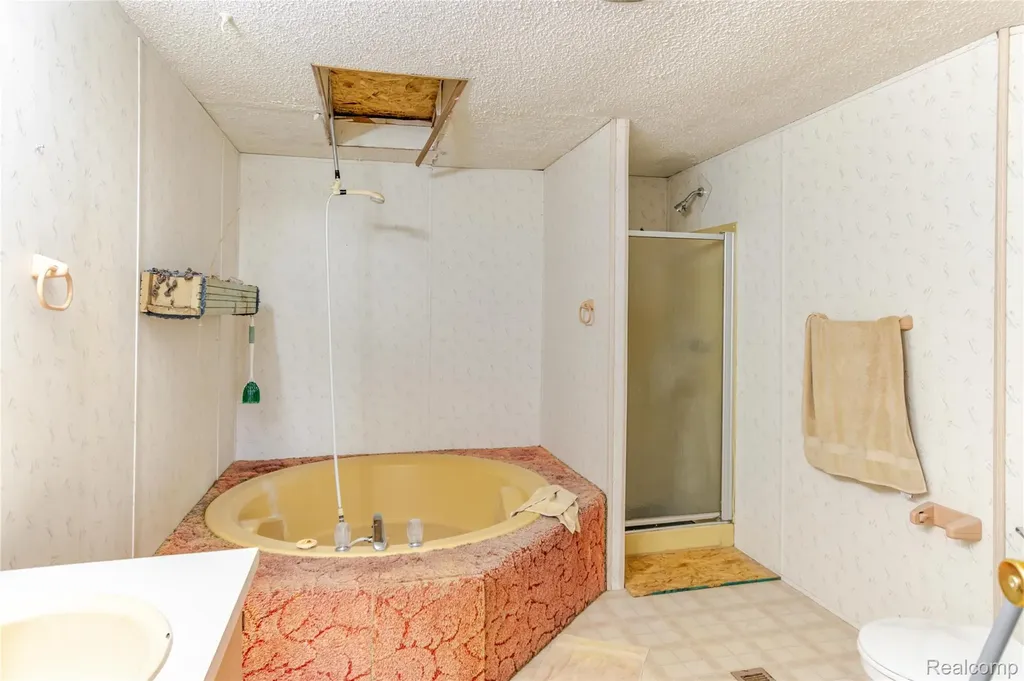 6721 Senate Street #406 Van Buren Charter Township MI 48111