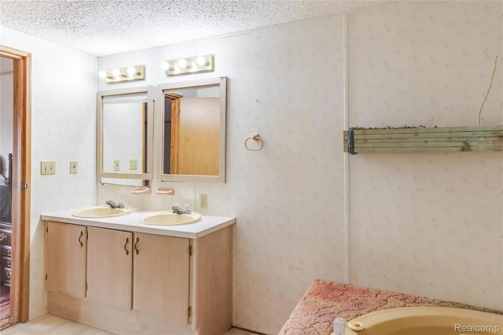 6721 Senate Street #406 Van Buren Charter Township MI 48111