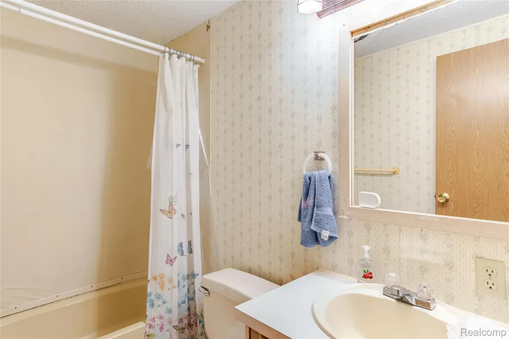 6721 Senate Street #406 Van Buren Charter Township MI 48111