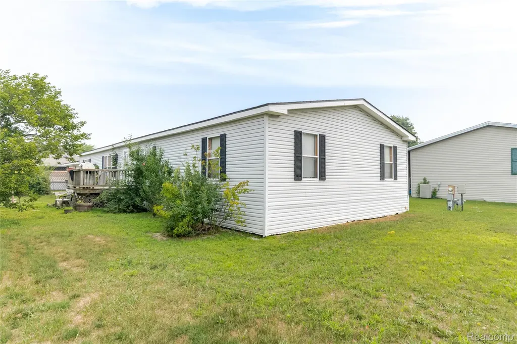 6721 Senate Street #406 Van Buren Charter Township MI 48111