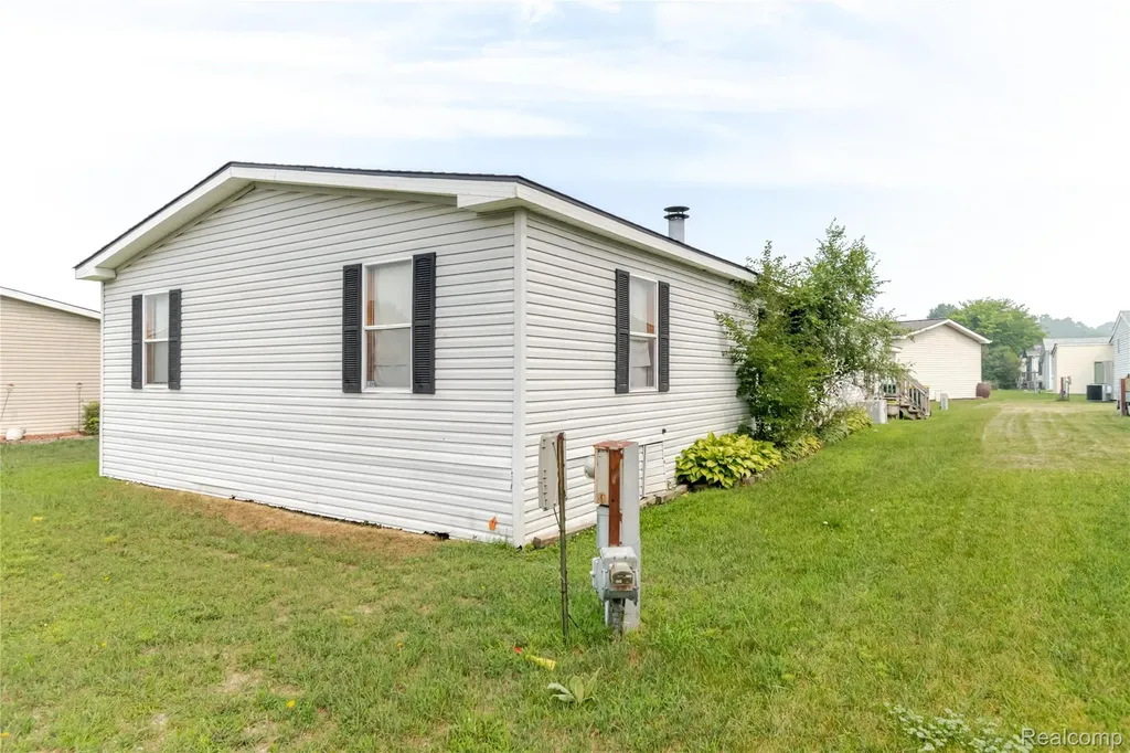 6721 Senate Street #406 Van Buren Charter Township MI 48111