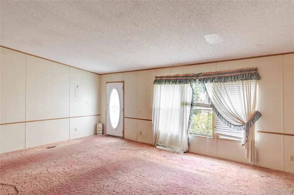 6721 Senate Street #406 Van Buren Charter Township MI 48111