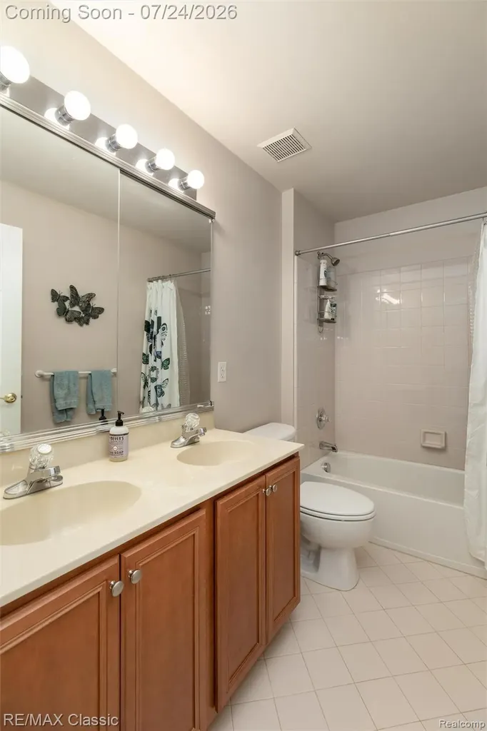 24859 Terra Del Mar Drive Novi City MI 48374
