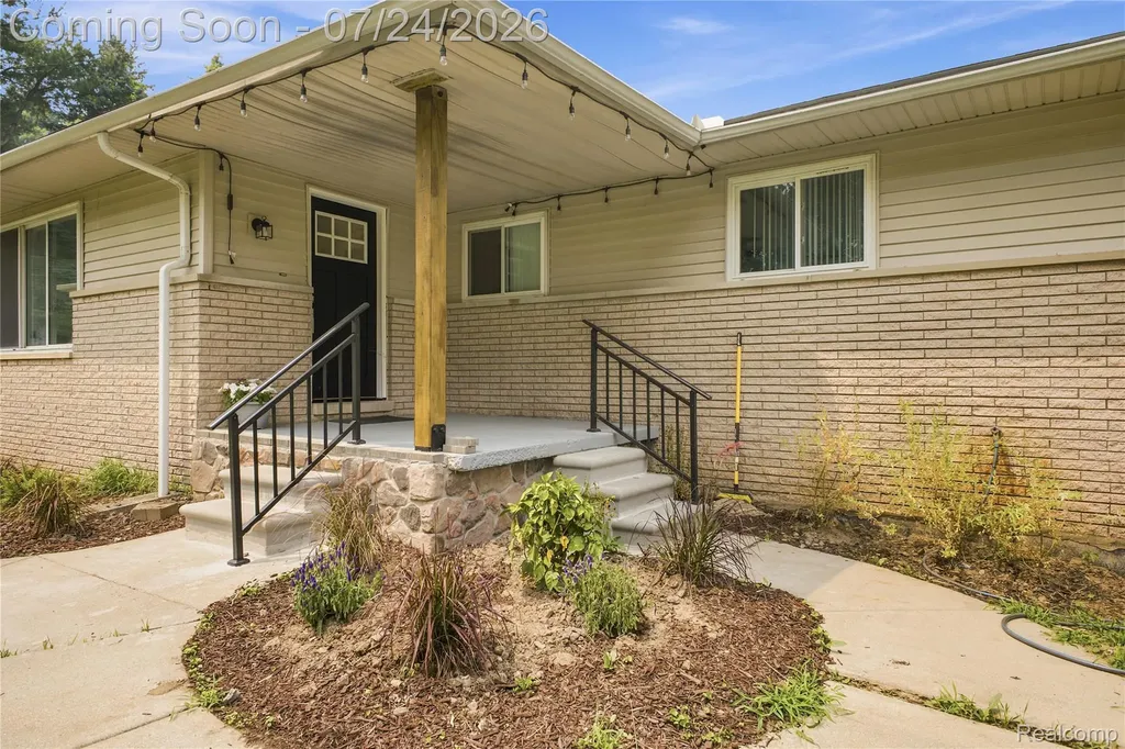 4700 Indianwood Court Independence Charter Township MI 48348