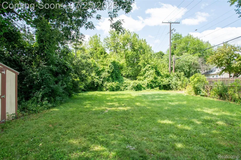 22191 Condon Street Oak Park City MI 48237