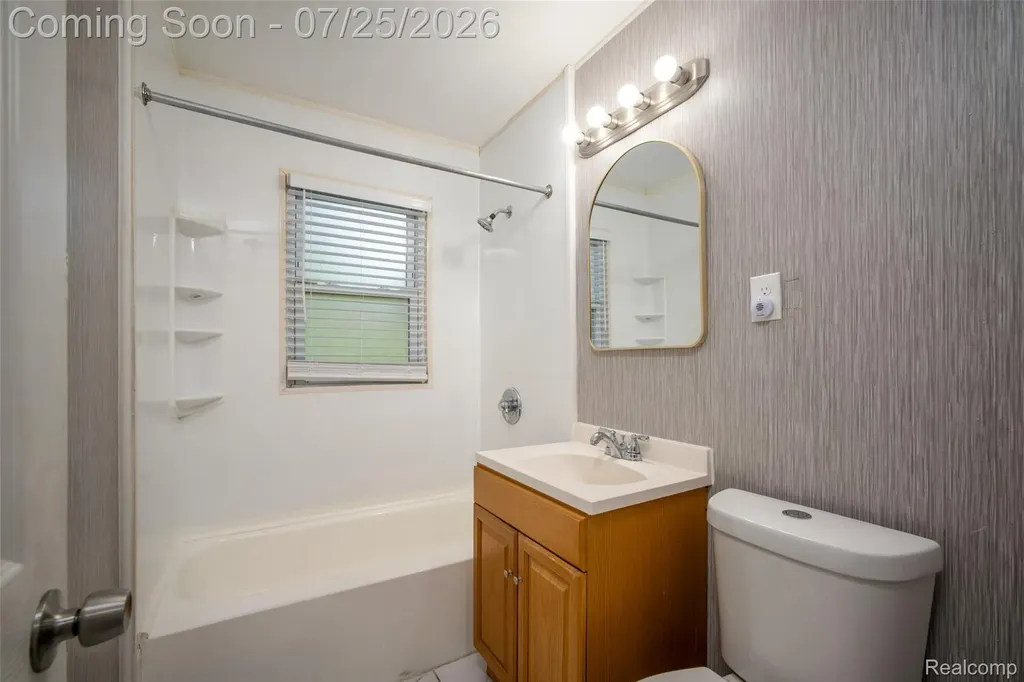 22191 Condon Street Oak Park City MI 48237