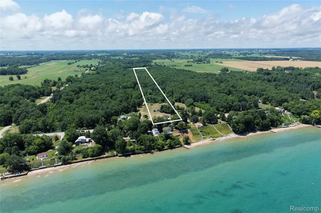 2898A Lakeshore Road Sanilac Township MI 48401