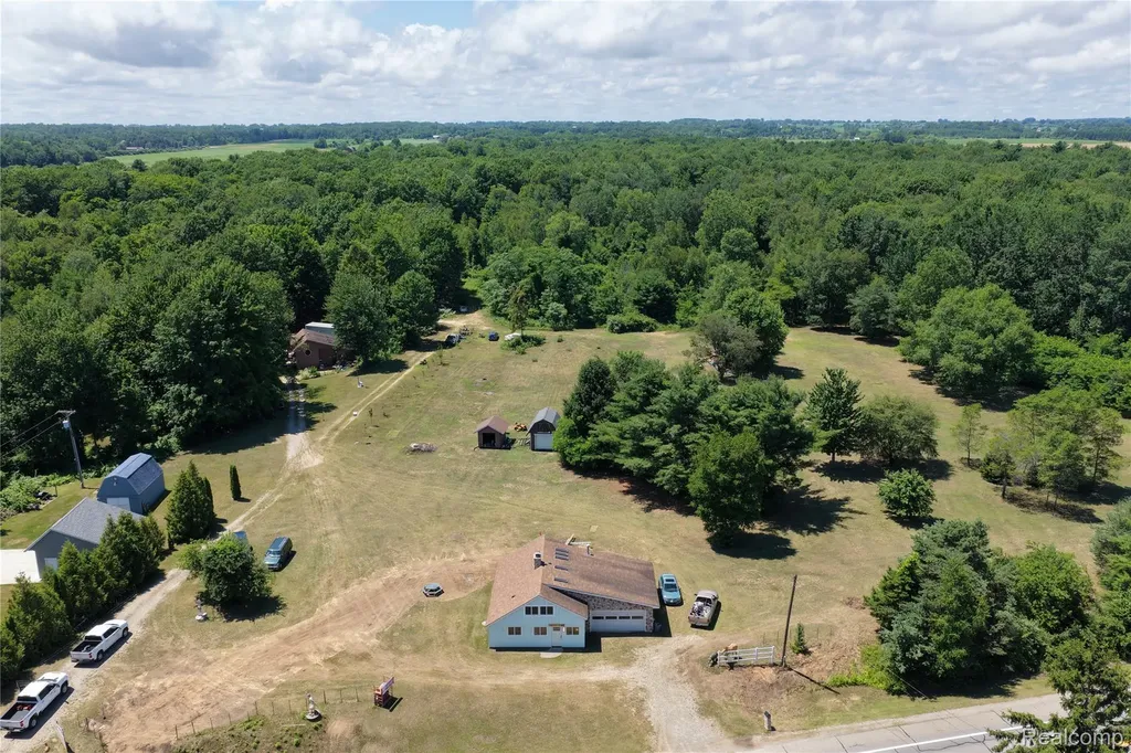 2898A Lakeshore Road Sanilac Township MI 48401