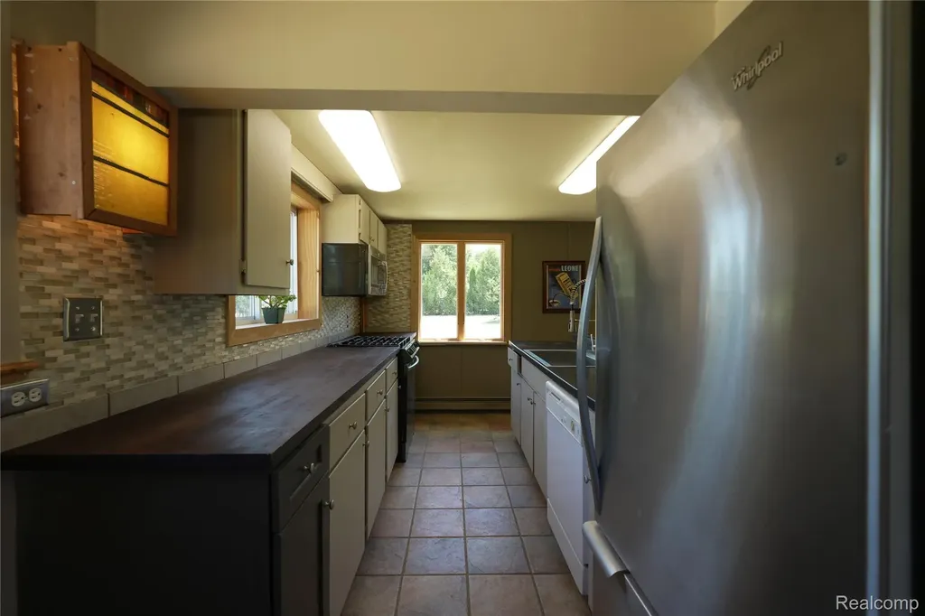 2898A Lakeshore Road Sanilac Township MI 48401