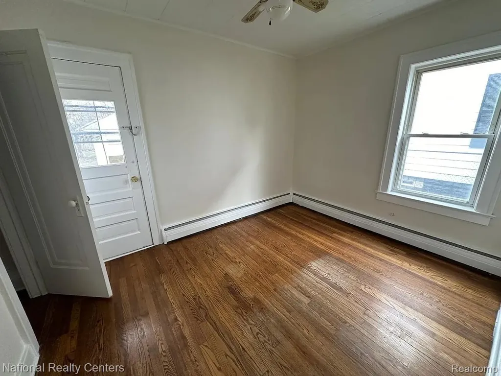 156 Mark Avenue Pontiac City MI 48341