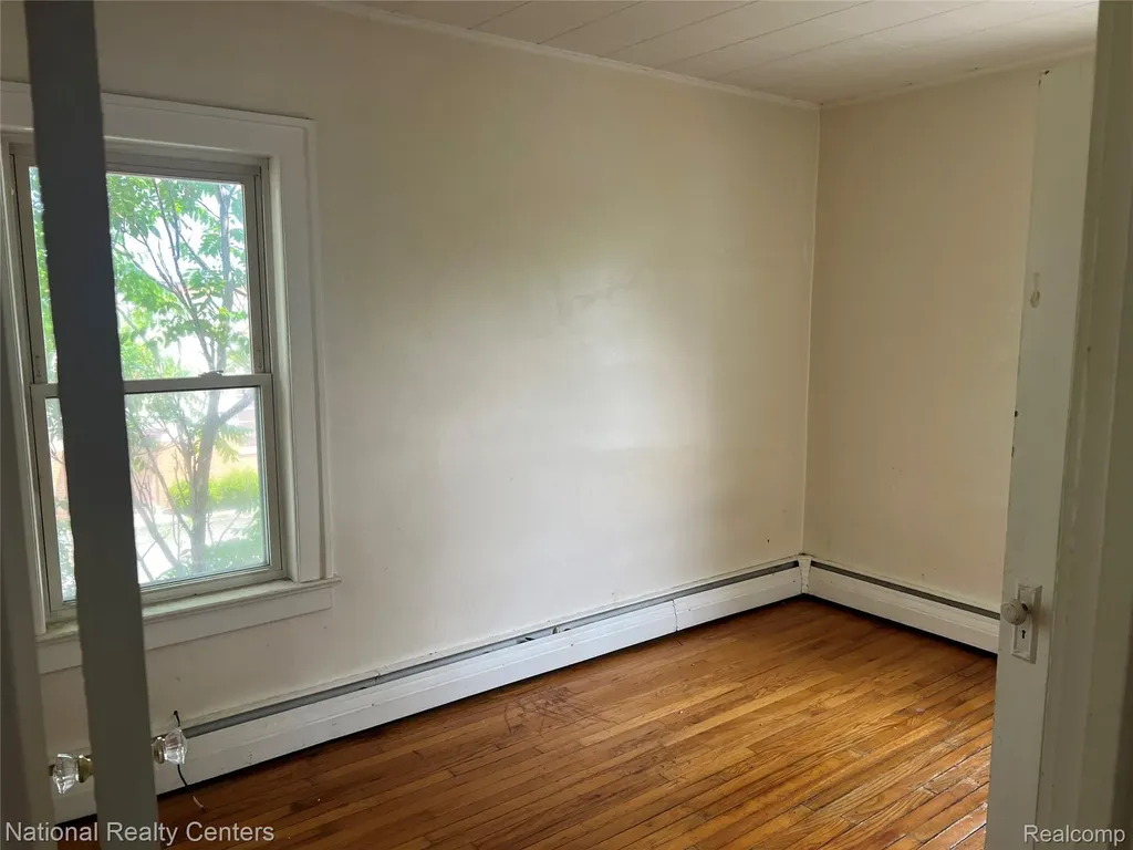 156 Mark Avenue Pontiac City MI 48341