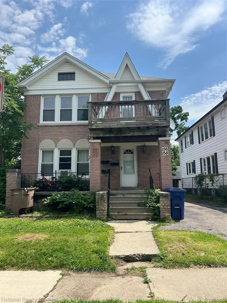 156 Mark Avenue Pontiac City MI 48341