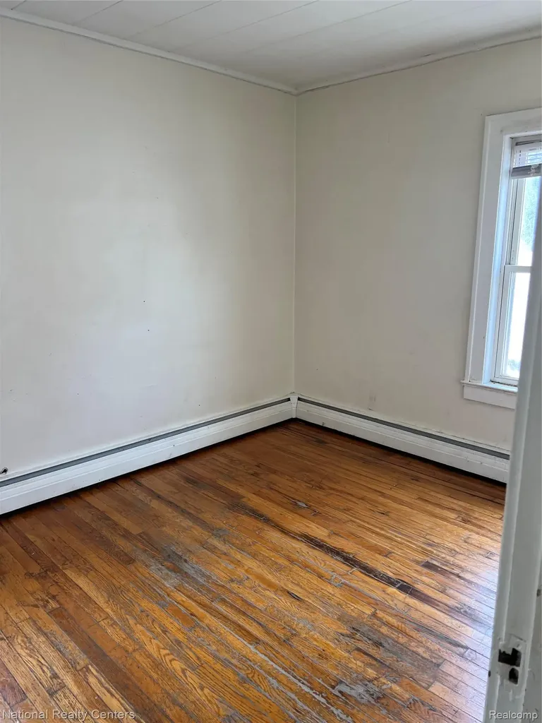 156 Mark Avenue Pontiac City MI 48341