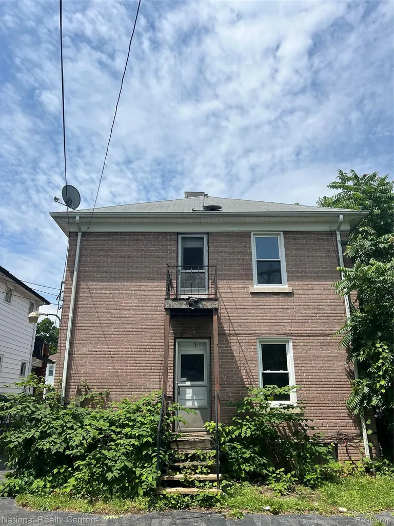 156 Mark Avenue Pontiac City MI 48341