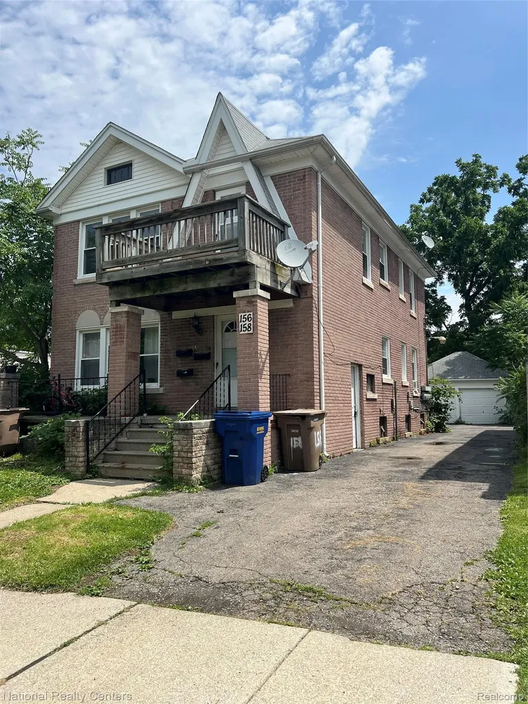 156 Mark Avenue Pontiac City MI 48341