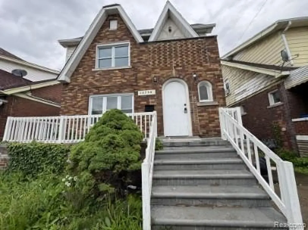 15758 Wisconsin Street Detroit City MI 48238