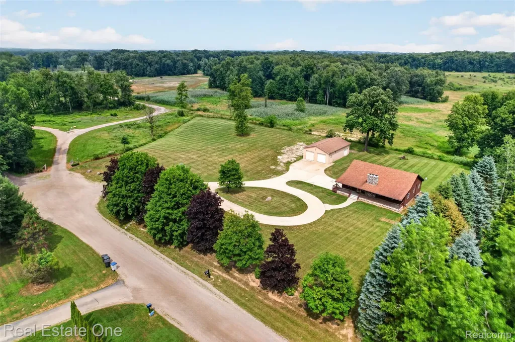 23200 Lazy K Drive Lyon Charter Township MI 48178