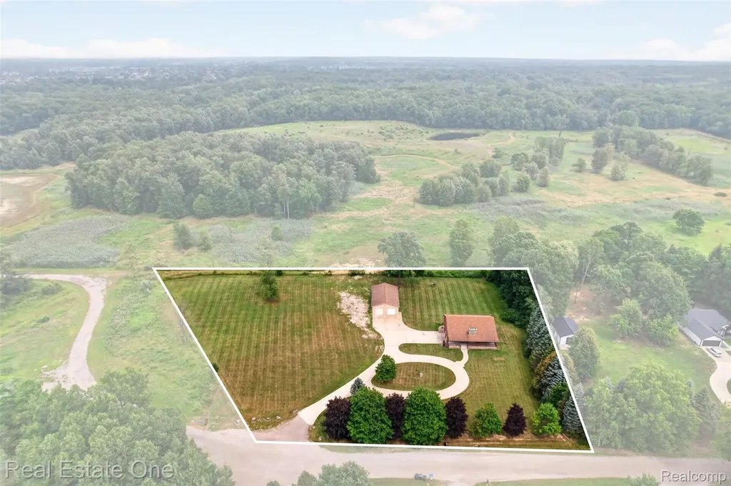 23200 Lazy K Drive Lyon Charter Township MI 48178