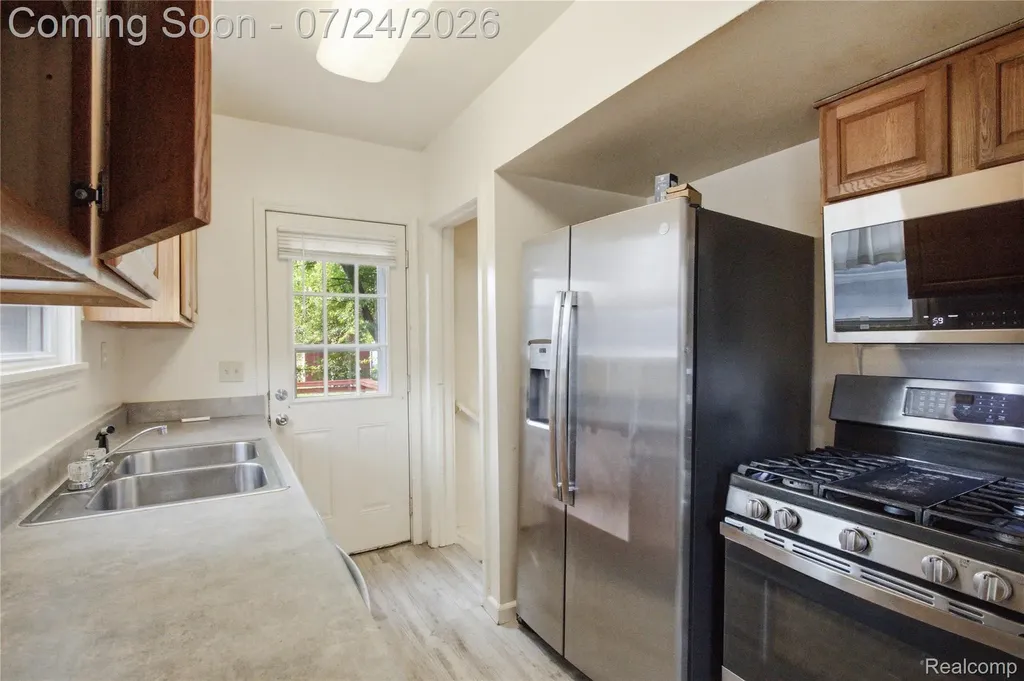 35120 Norene Street Westland City MI 48186