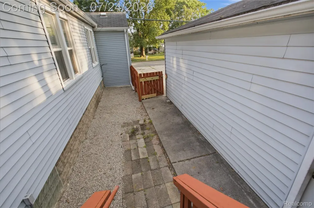 35120 Norene Street Westland City MI 48186