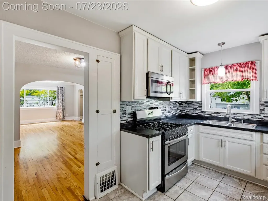 1412 18th Street Port Huron City MI 48060