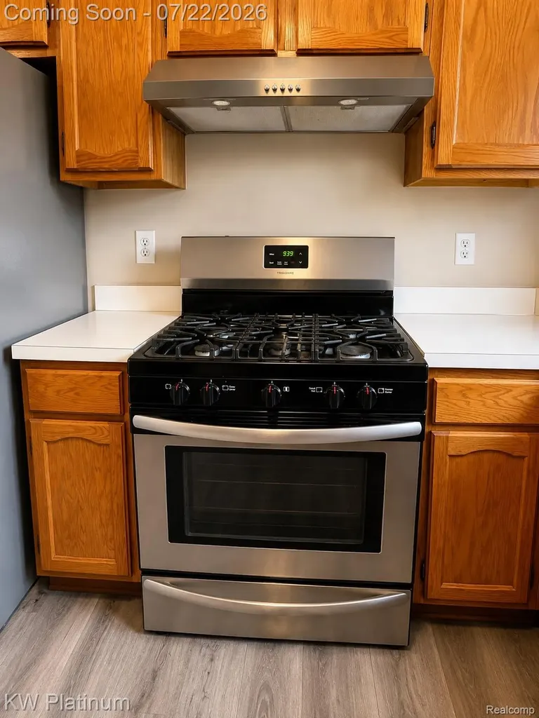 20478 Longwood Drive Clinton Charter Township MI 48038