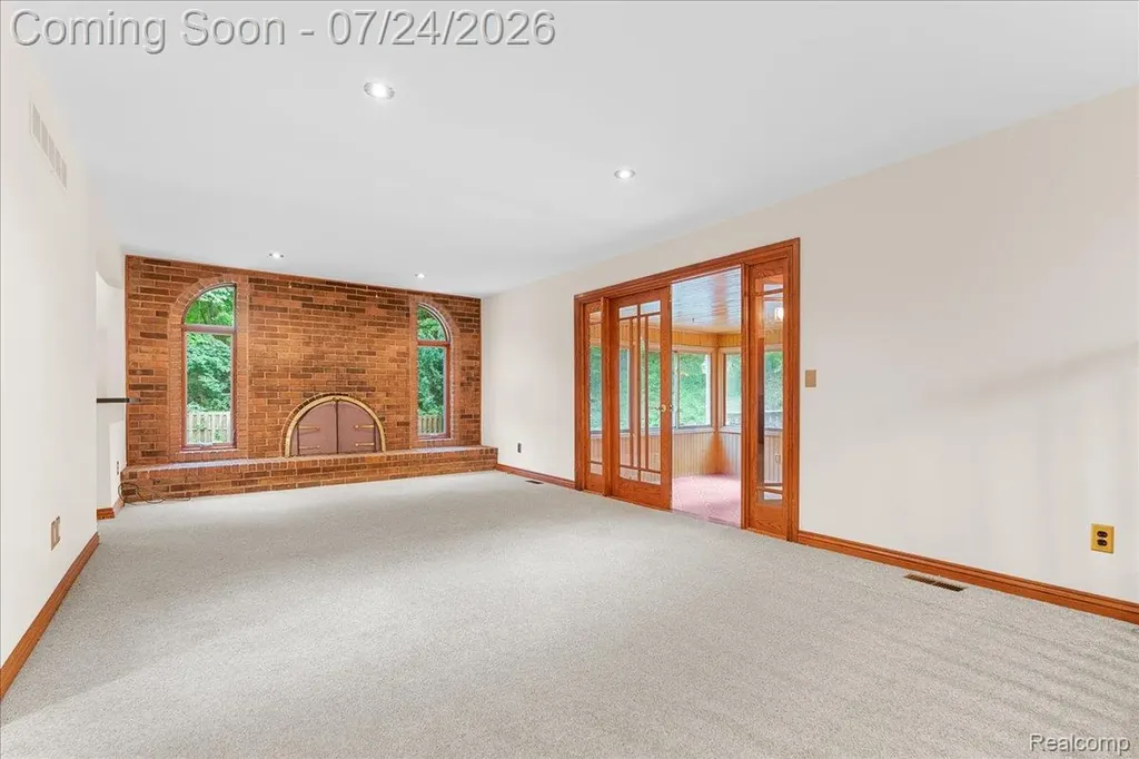 8115 Kiowa Trail Hamburg Township MI 48169