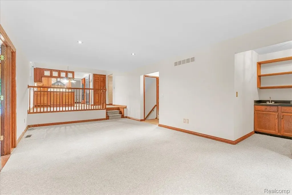 8115 Kiowa Trail Hamburg Township MI 48169