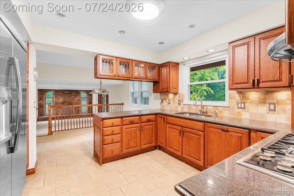 8115 Kiowa Trail Hamburg Township MI 48169