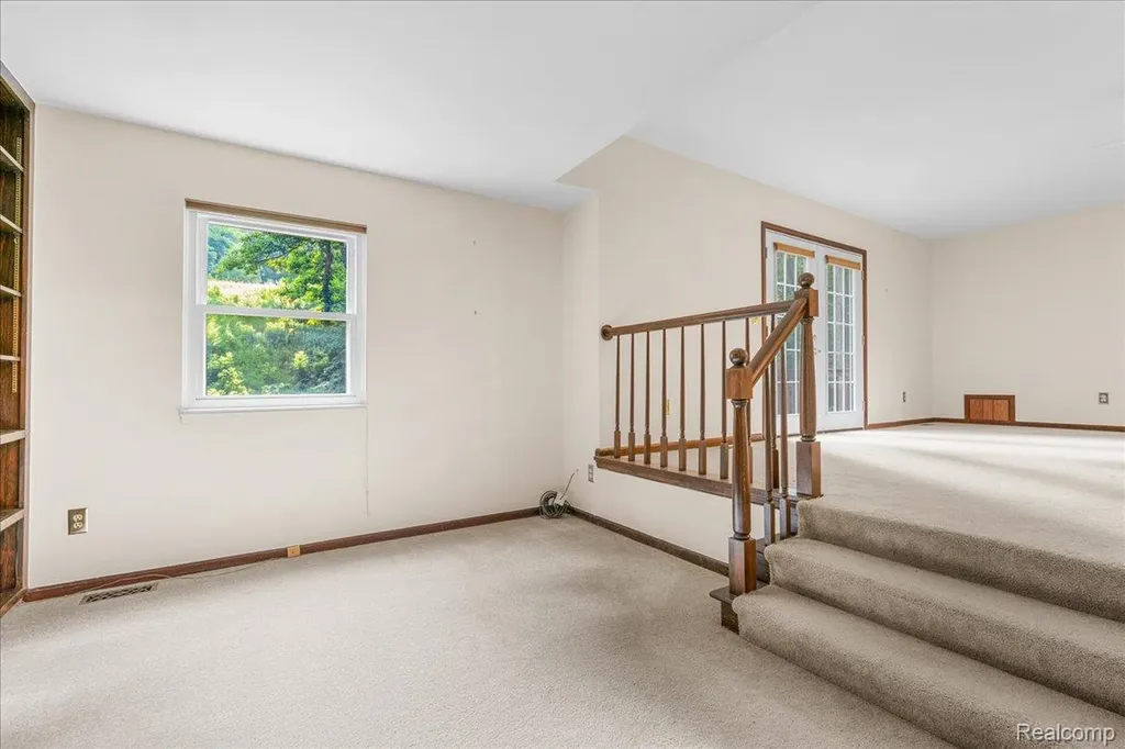 8115 Kiowa Trail Hamburg Township MI 48169