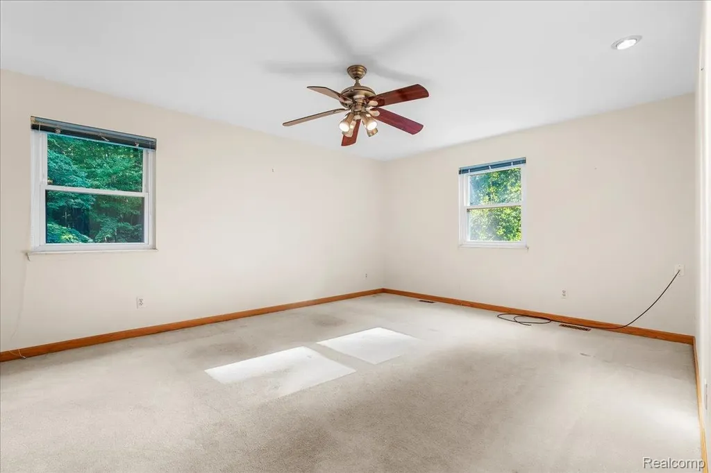 8115 Kiowa Trail Hamburg Township MI 48169