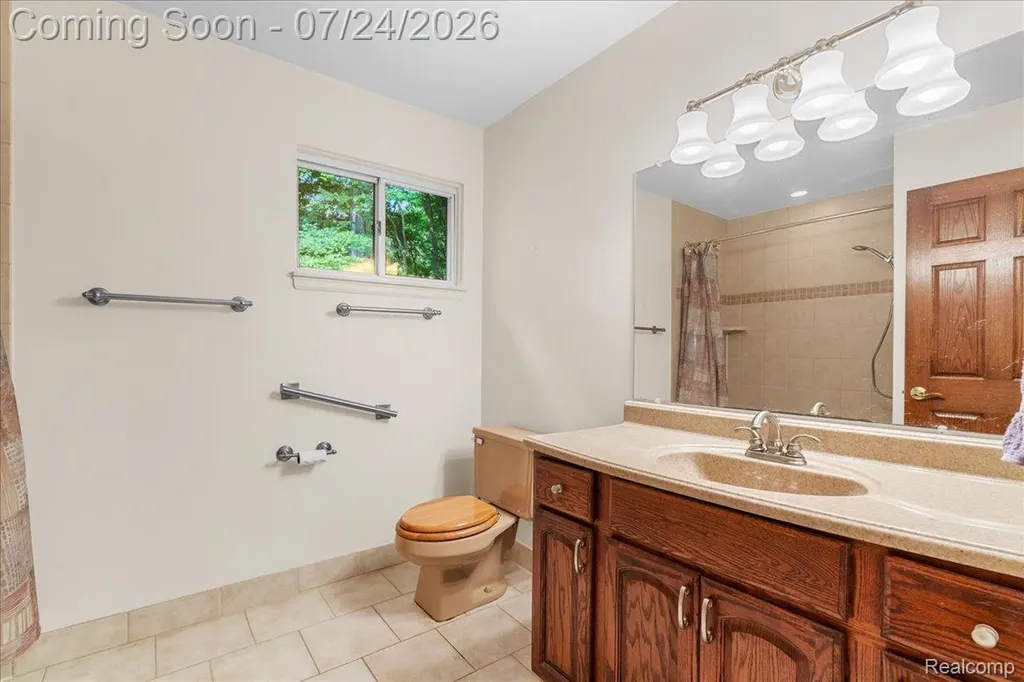 8115 Kiowa Trail Hamburg Township MI 48169
