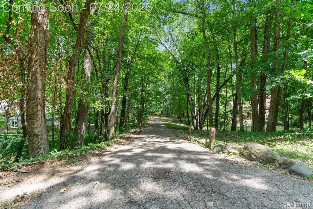 8115 Kiowa Trail Hamburg Township MI 48169