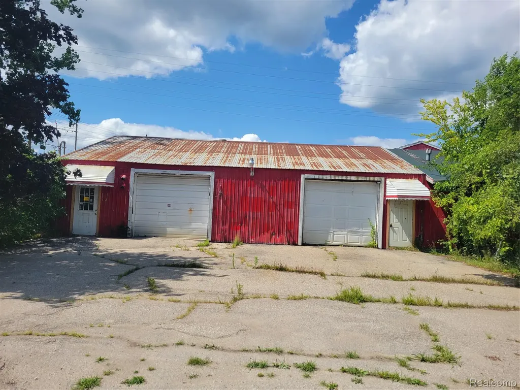 1142 N Center Road Burton City MI 48509