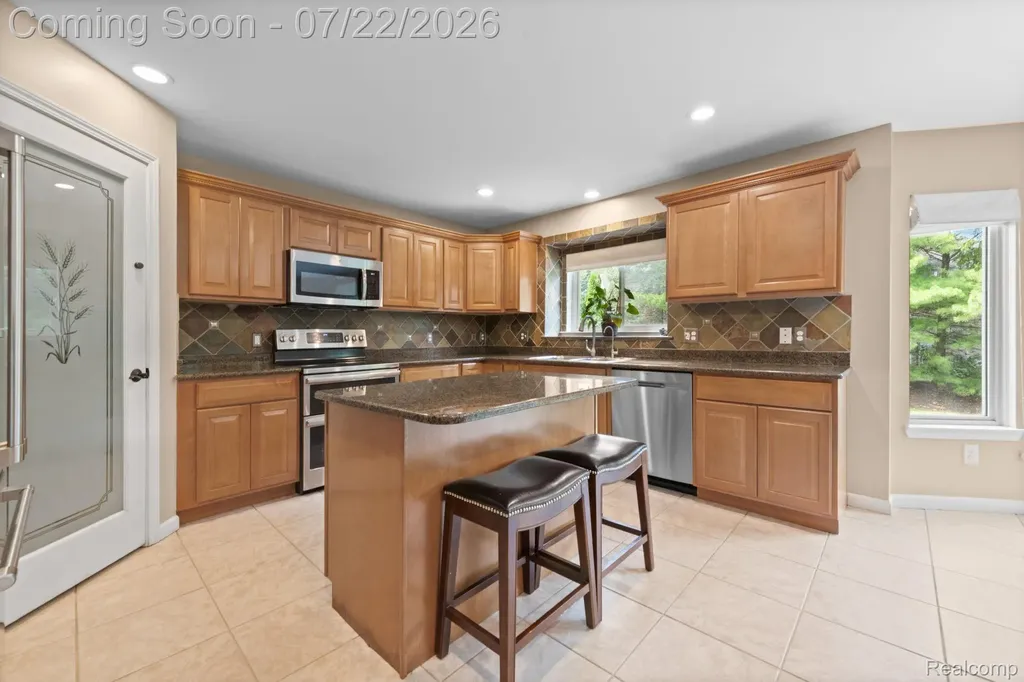 55513 Caesars Drive Shelby Charter Township MI 48315