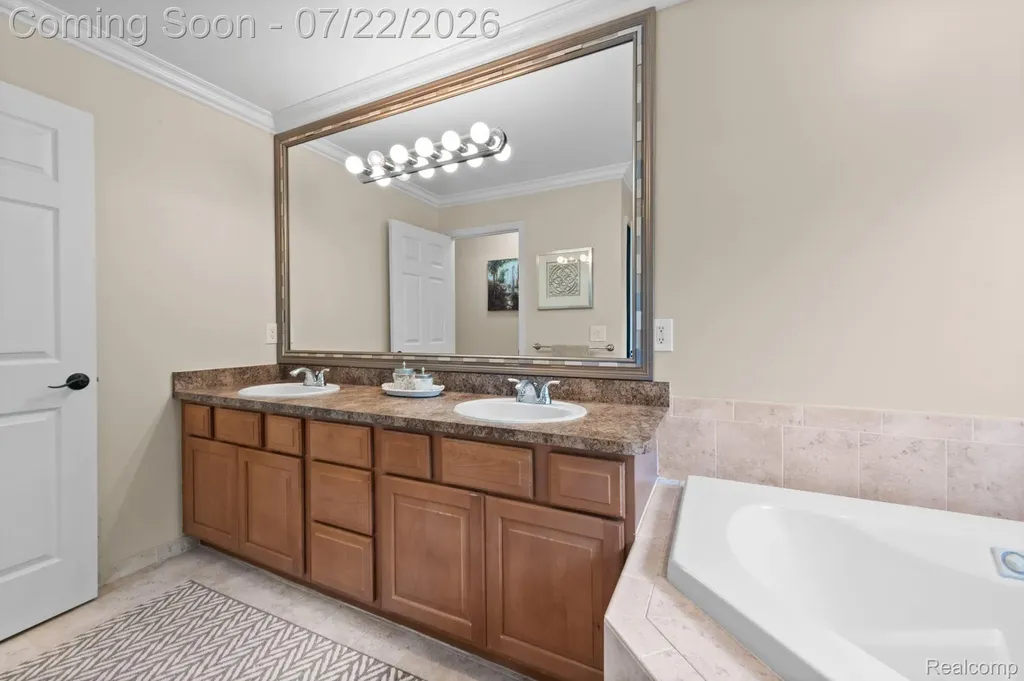 55513 Caesars Drive Shelby Charter Township MI 48315