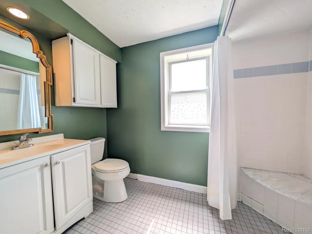 11802 Stuart Street Grand Blanc City MI 48439