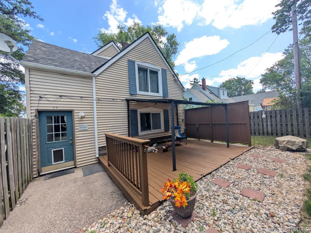 11802 Stuart Street Grand Blanc City MI 48439