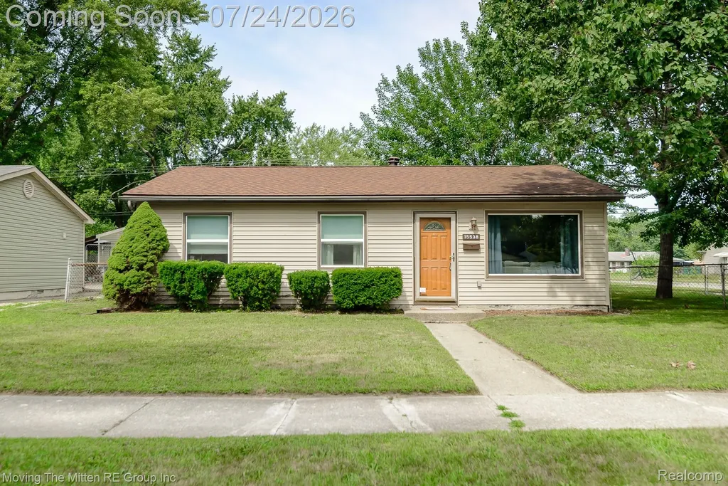 15538 Woodmont Street Romulus City MI 48174
