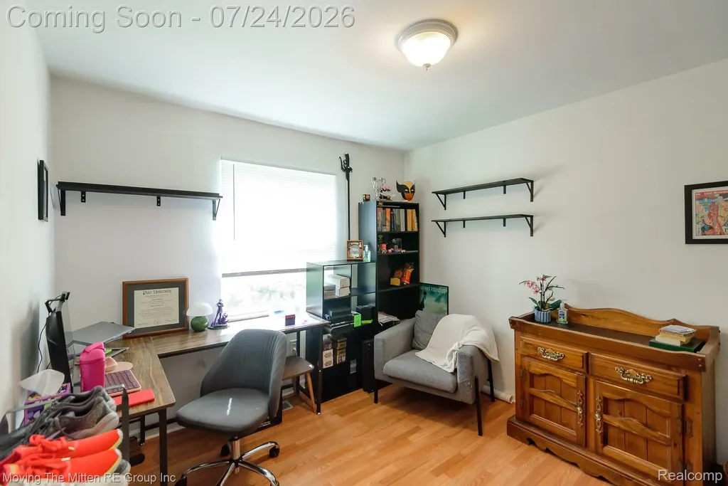 15538 Woodmont Street Romulus City MI 48174