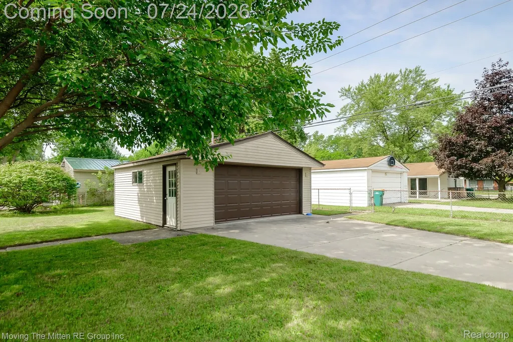 15538 Woodmont Street Romulus City MI 48174