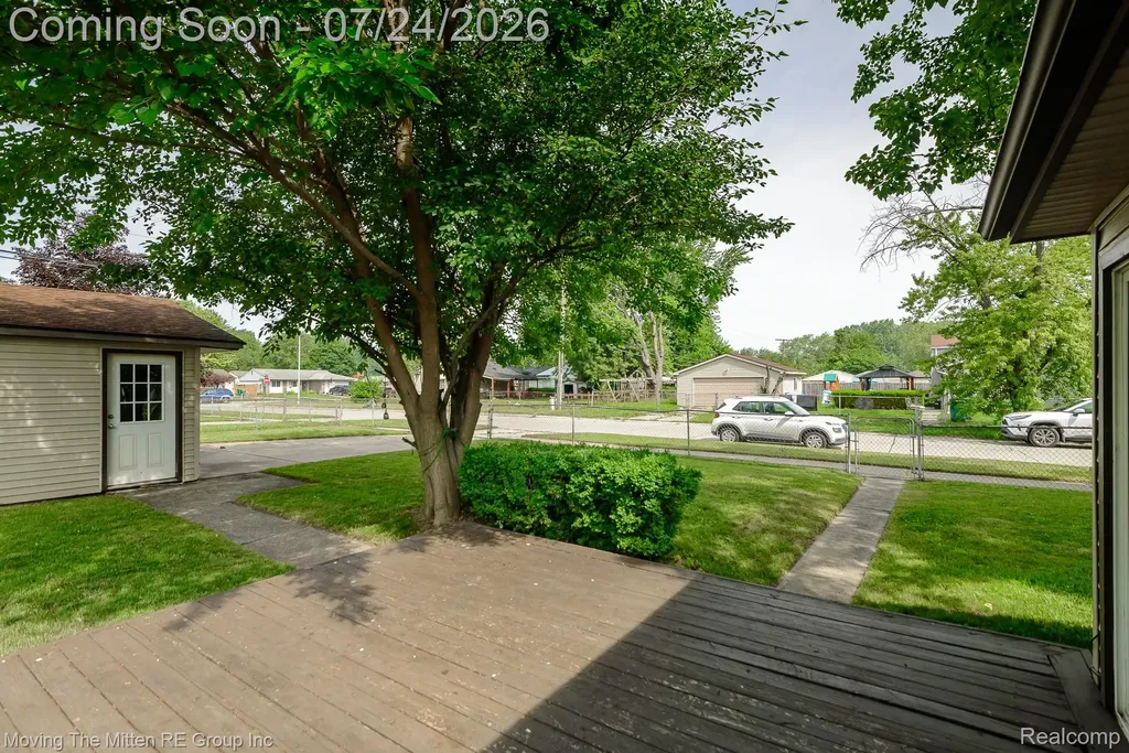 15538 Woodmont Street Romulus City MI 48174