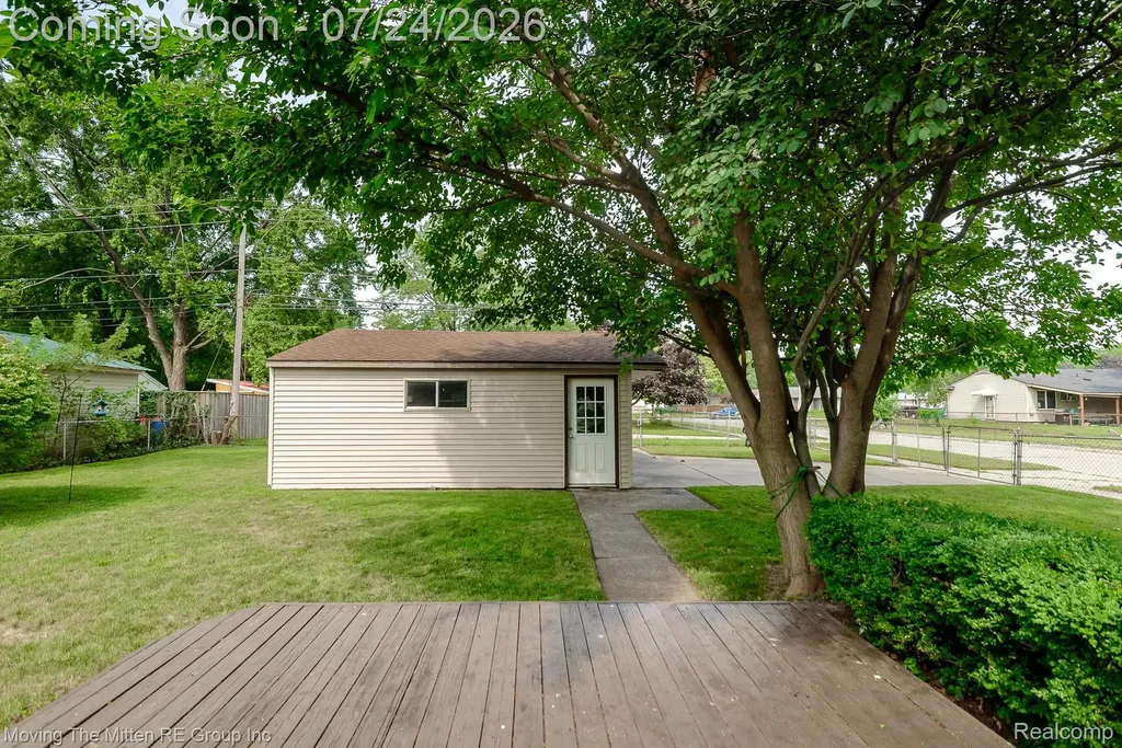 15538 Woodmont Street Romulus City MI 48174