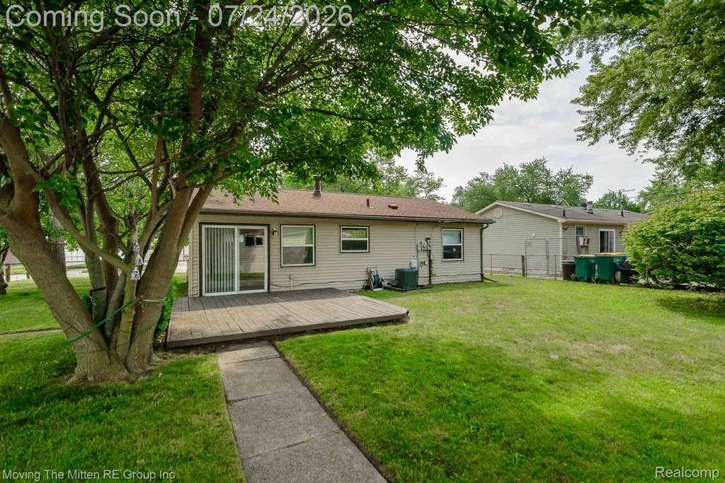 15538 Woodmont Street Romulus City MI 48174