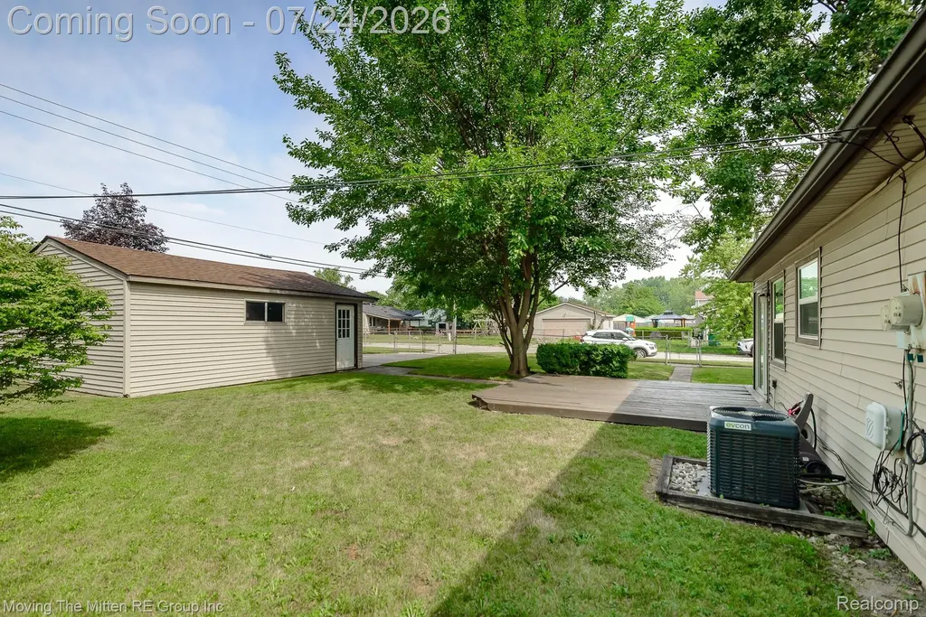 15538 Woodmont Street Romulus City MI 48174