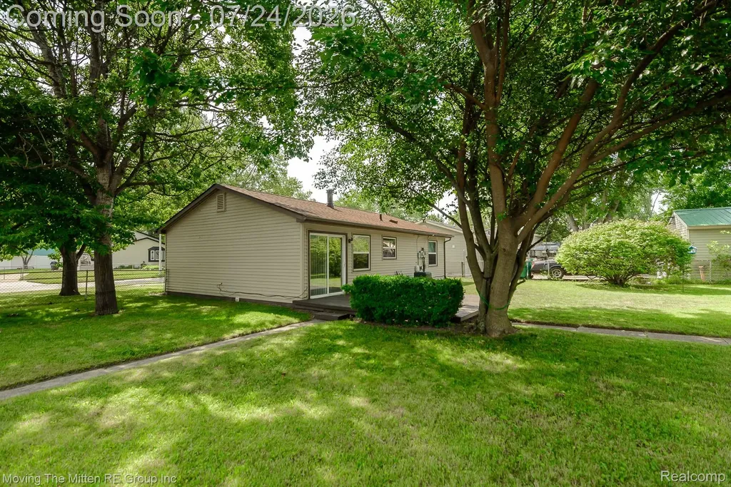 15538 Woodmont Street Romulus City MI 48174