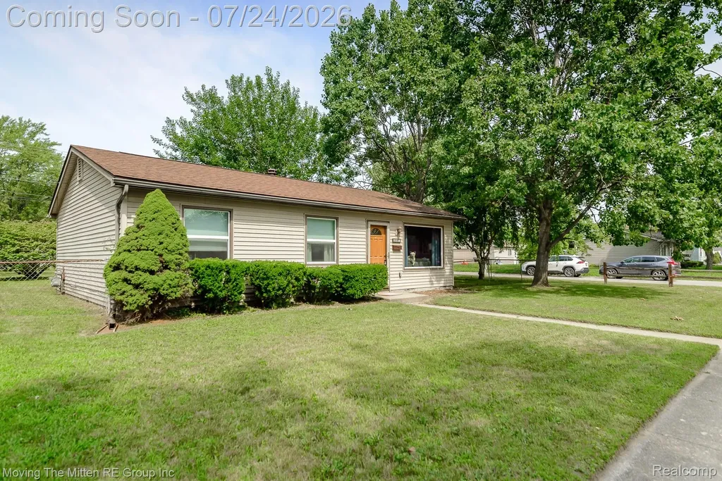 15538 Woodmont Street Romulus City MI 48174