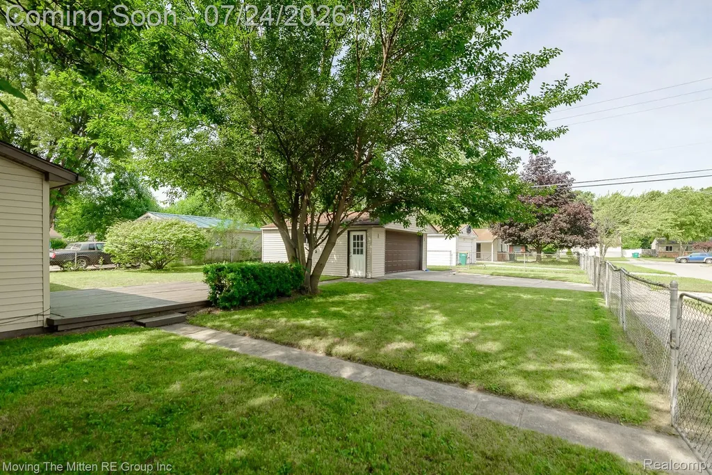 15538 Woodmont Street Romulus City MI 48174