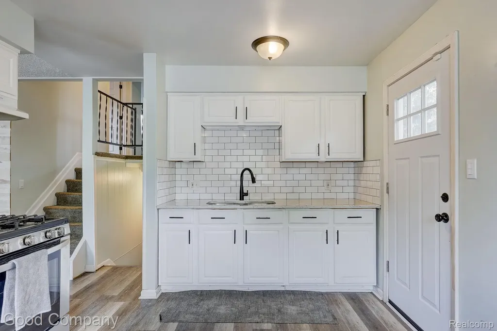 2410 E Lincoln Avenue Royal Oak City MI 48067